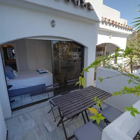 2038 Duplex Golden Apartment *